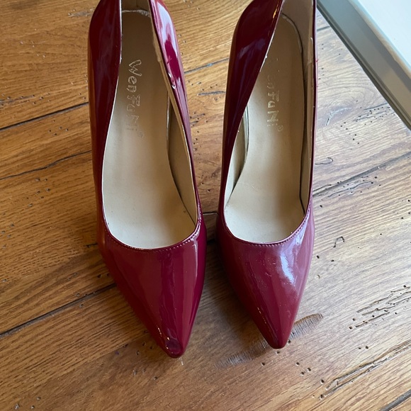 Red patent leather heels size 8 - Picture 4 of 6